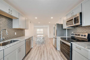 Lovely updated 2 bedroom condo with pool